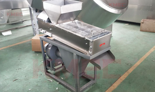 Peanut peeling machine