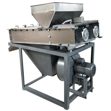 Dry type peanut peeling machine