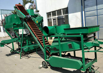 The maintenance of the peanut shelling machine