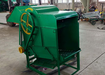 Structural composition of peanut picking machine