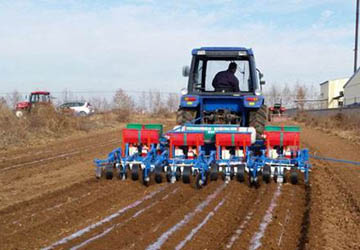 Peanut machinery is of great significance to the development of modern agriculture