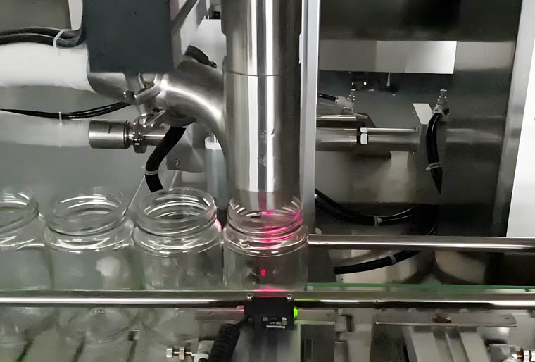 Peanut butter filling machine