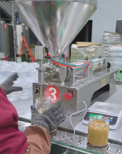 Semi-Automatic Peanut Butter Filling Machine